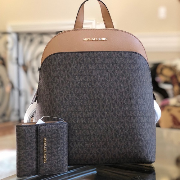 Michael Kors Handbags - Michael Kors Emmy Large backpack&wallet swt